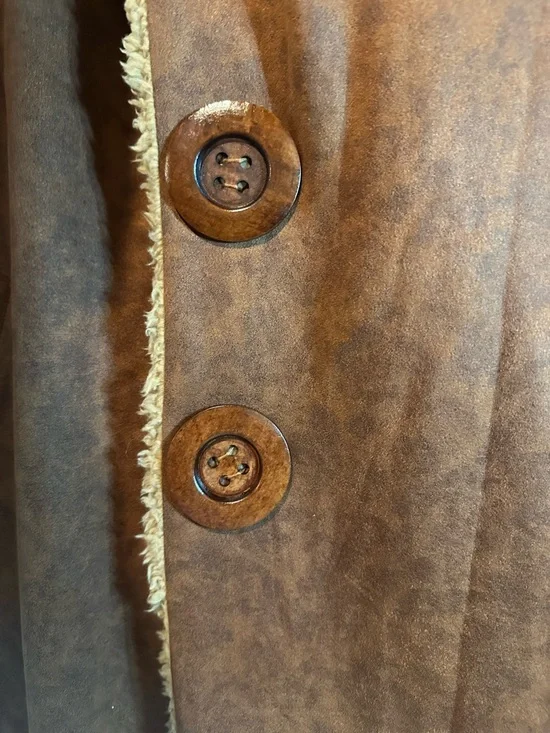 Vintage Brown Shearling Coat with Faux Suede Exterior - Picture 4 of 6